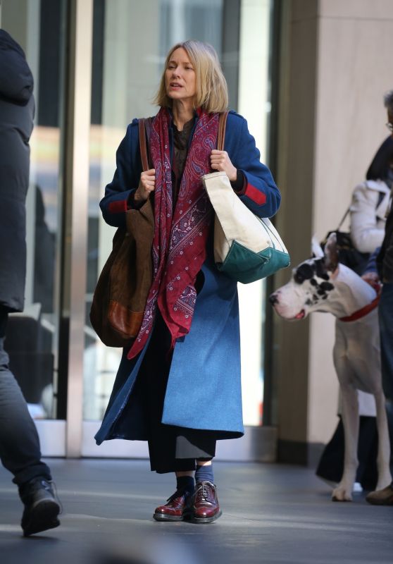 Naomi Watts Filming "The Friend" in New York 03/12/2024