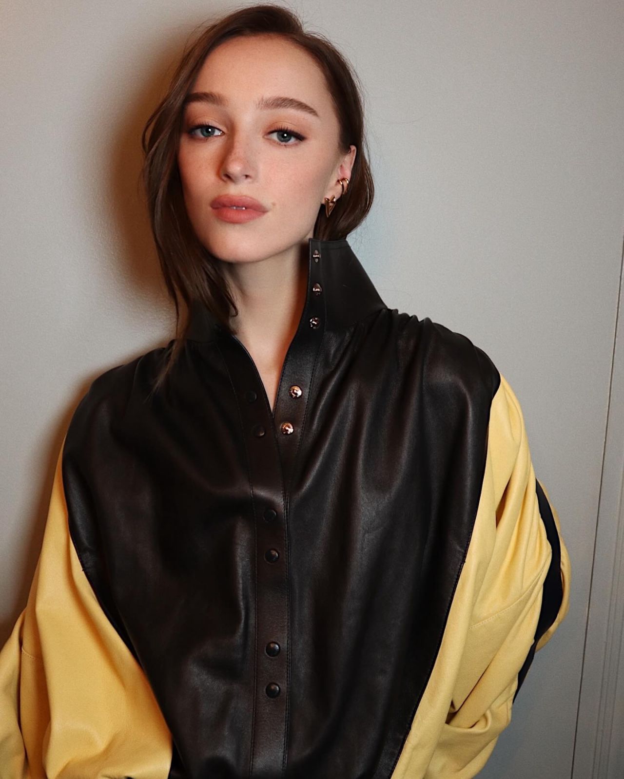 Phoebe Dynevor Louis Vuitton Fashion Show Portraits March 2024 