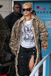 Rihanna Street Style - Los Angeles 03/29/2024