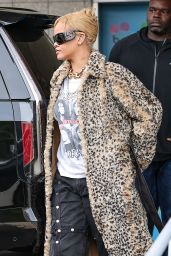 Rihanna Street Style - Los Angeles 03/29/2024