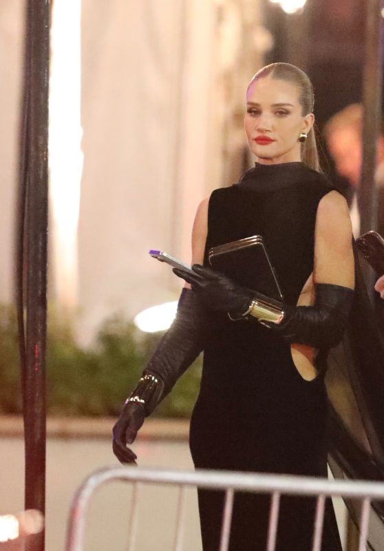 Rosie Huntington-Whiteley Leaves the Vanity Fair Oscar Party in Beverly Hills 03/10/2024