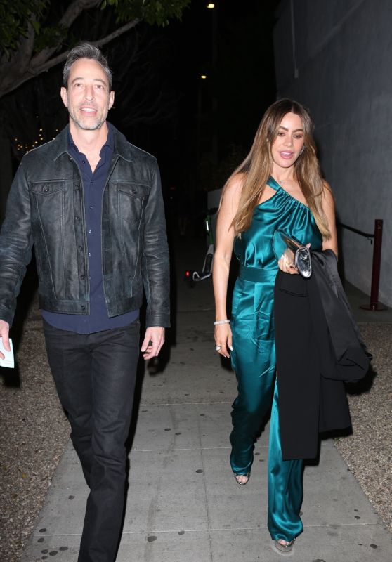 Sofía Vergara and Boyfriend Justin Saliman Arrive for Kylie Jenner