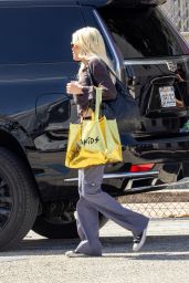 Tori Spelling Arrives at a Photo Shoot in Los Angeles 03/09/2024