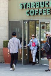 Amanda Bynes at Starbucks in LA 04/03/2024