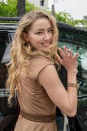 Amber Heard Receives Presents on her 38th Birthday in Madrid 04-22-2024