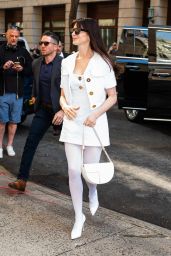 Anne Hathaway in the Upper West Side in New York City 04-29-2024