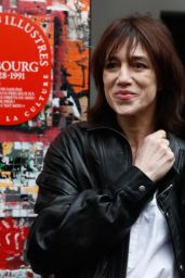 Charlotte Gainsbourg - Unveiling Ceremony of the “Maison des Illustres” Plaque at Maison Gainsbourg in Paris 04/02/2024