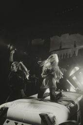 Christina Aguilera Performs in Las Vegas 04-18-2024