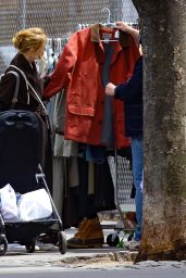 Claire Danes Shops at Street Stands in New York
