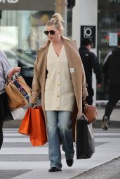 Ellen Pompeo Shopping on the Luxurious Rodeo Drive in Beverly Hills 04/22/2024