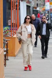 Emily Ratajkowski With Her Dad John Out in NYC