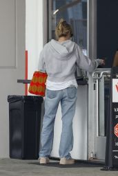 Emma Roberts Was Seen Casually Running Errands in Beverly Hills 04-18-2024