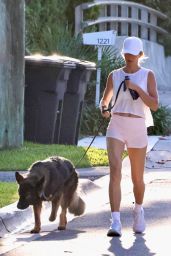 Gisele Bundchen Exudes Natural Beauty and Fitness - Miami Beach 04-24-2024