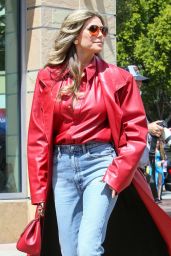 Heidi Klum Arrives at AGT Taping in Pasadena 04/05/2024 
