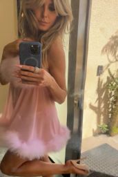 Heidi Klum Pretty in Pink 04-16-2024