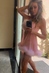 Heidi Klum Pretty in Pink 04-16-2024