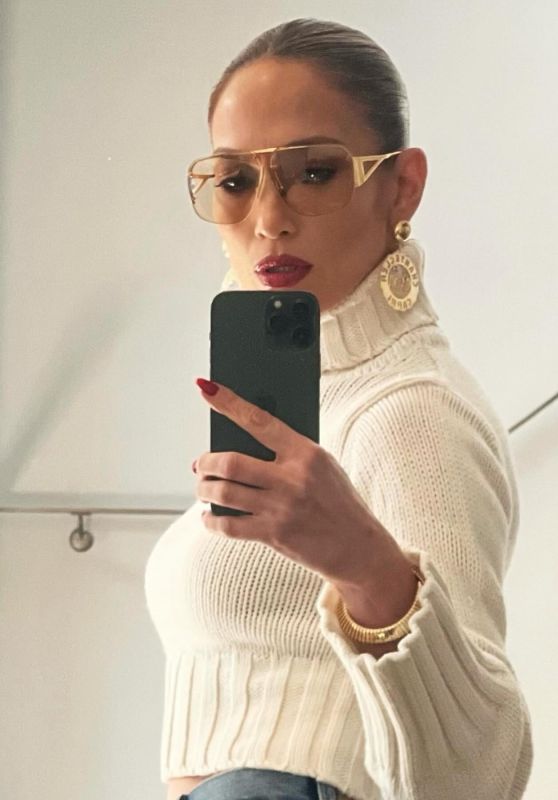 Jennifer Lopez 04/08/2024