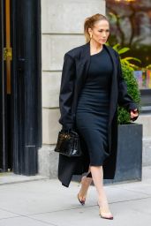 Jennifer Lopez Heading to Dinner in New York 04-21-2024
