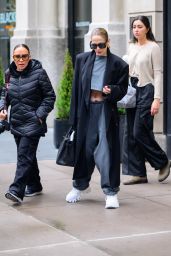 Jennifer Lopez in Casual Outfit in New York 04-12-2024