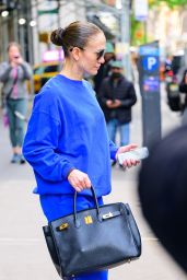 Jennifer Lopez Inspires a Colorful Wardrobe Refresh With Bold Blue Loungewear and Stylish Tote Bags