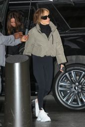 Jennifer Lopez Street Style - New York 04/01/2024