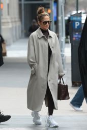 Jennifer Lopez Street Style - New York 04/06/2024