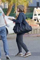 Jennifer Love Hewitt Out in Los Angeles 04-25-2024