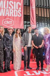 Jennifer Nettles at CMT Music Awards Show Red Crpet in Austin 04/07/2024