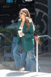 Jessica Alba Street Style - Los Angeles 04-09-2024