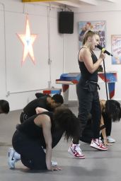 JoJo Siwa Practicing With Her Dancers in Los Angeles 04-08-2024
