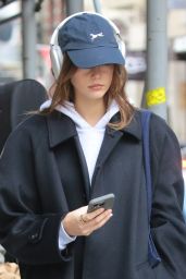 Kaia Gerber Out in New York 04/06/2024