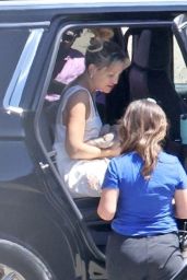 Kate Hudson Arrives on the Set of Untitled "Basketball" Project in LA 04-25-2024