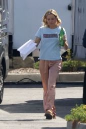 Kate Hudson in Silk Pajamas at Mindy Kaling