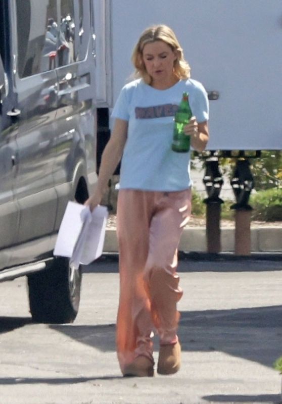 Kate Hudson in Silk Pajamas at Mindy Kaling