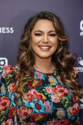 Kelly Brook Shines at Variety Club Showbusiness Awards 2024