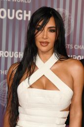 Kim Kardashian at Breakthrough Prize Ceremony in Los Angeles 04-13-2024