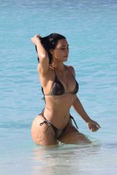 Kim Kardashian in a Bikini – Turks and Caicos 04/06/2024