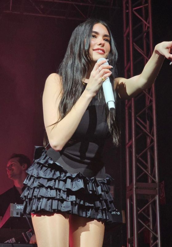 Madison Beer Performs at The Spinnin Tour in Leeds 03/28/2024