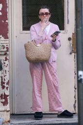 Maisie Williams Out in New York City 04-25-2024