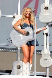 Megan Moroney Performs at Stagecoach Festival Day 3 in Indio 04-28-2024