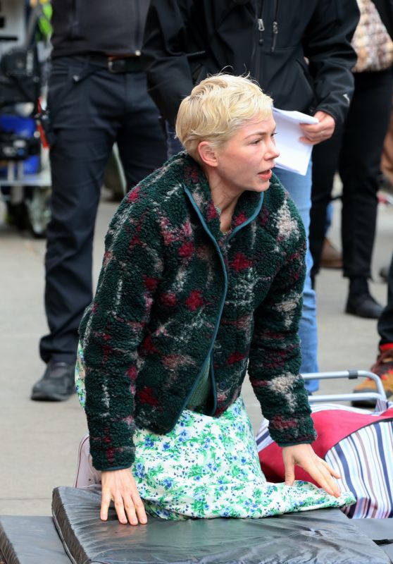 Michelle Williams Filming at the "Dying for Sex" Set in Brooklyn 04-17-2024