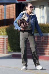 Mila Kunis Street Style - Los Angeles 04/06/2024