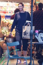 Nicole Murphy Shopping for Groceries at Erewhon 04-29-2024