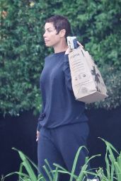 Nicole Murphy Shopping for Groceries at Erewhon 04-29-2024