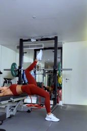 Nicole Scherzinger Workout 04-23-2024
