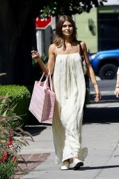 Olivia Jade and Isabella Rose Giannulli Shopping on Melrose Place in West Hollywood 04/11/2024