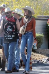 Rachel Leviss Arrives at The Stagecoach Festival With Friends in Indio 04-26-2024