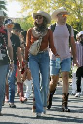 Rachel Leviss Arrives at The Stagecoach Festival With Friends in Indio 04-26-2024