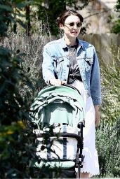 Rooney Mara at Descanso Gardens for "Trees Talk" Exhibition 04/07/2024