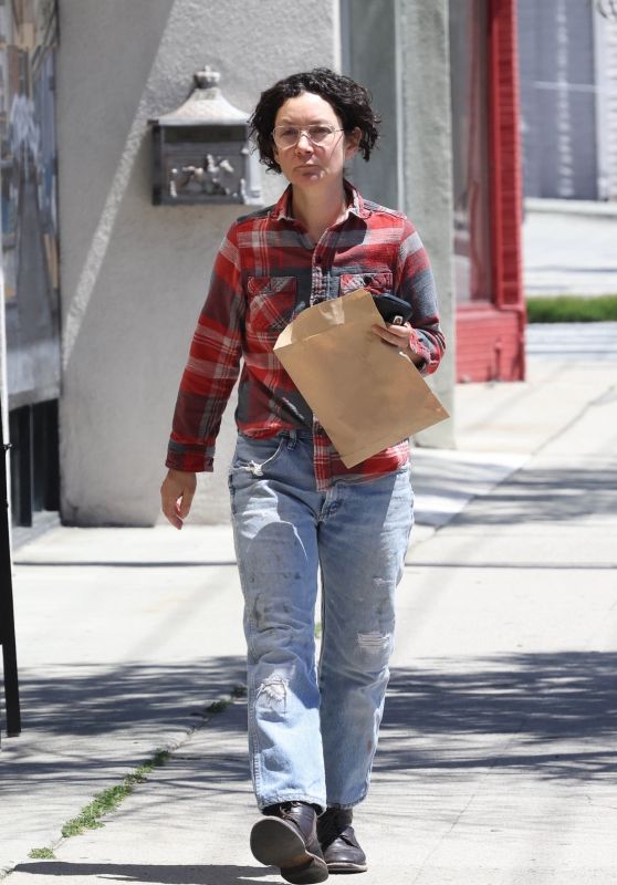 Sara Gilbert Stops by the OK Store in Los Angeles 04-27-2024